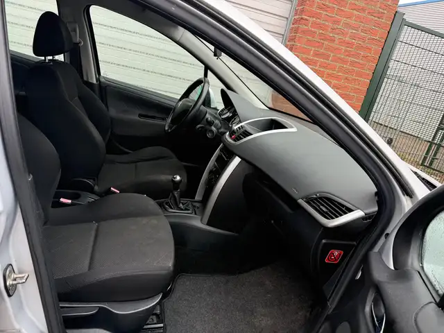Peugeot 207 view 23