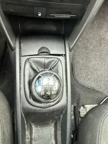 Peugeot 207 view 18