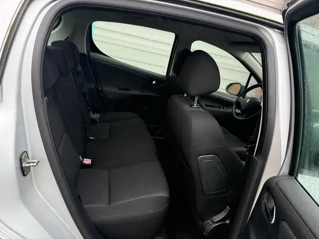 Peugeot 207 view 22