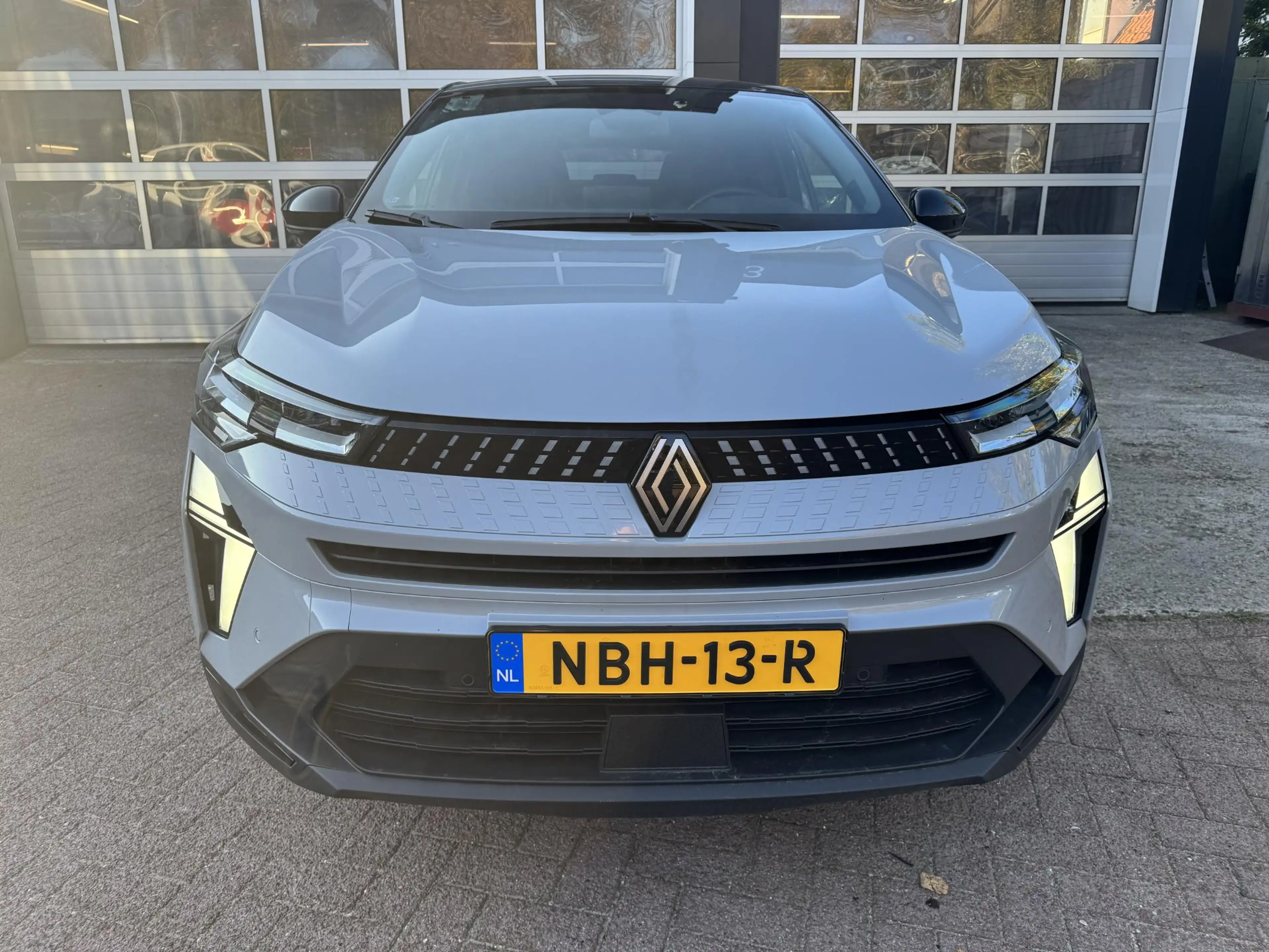 Renault Captur 1.8 E-Tech full hybrid 160 techno — photo 2