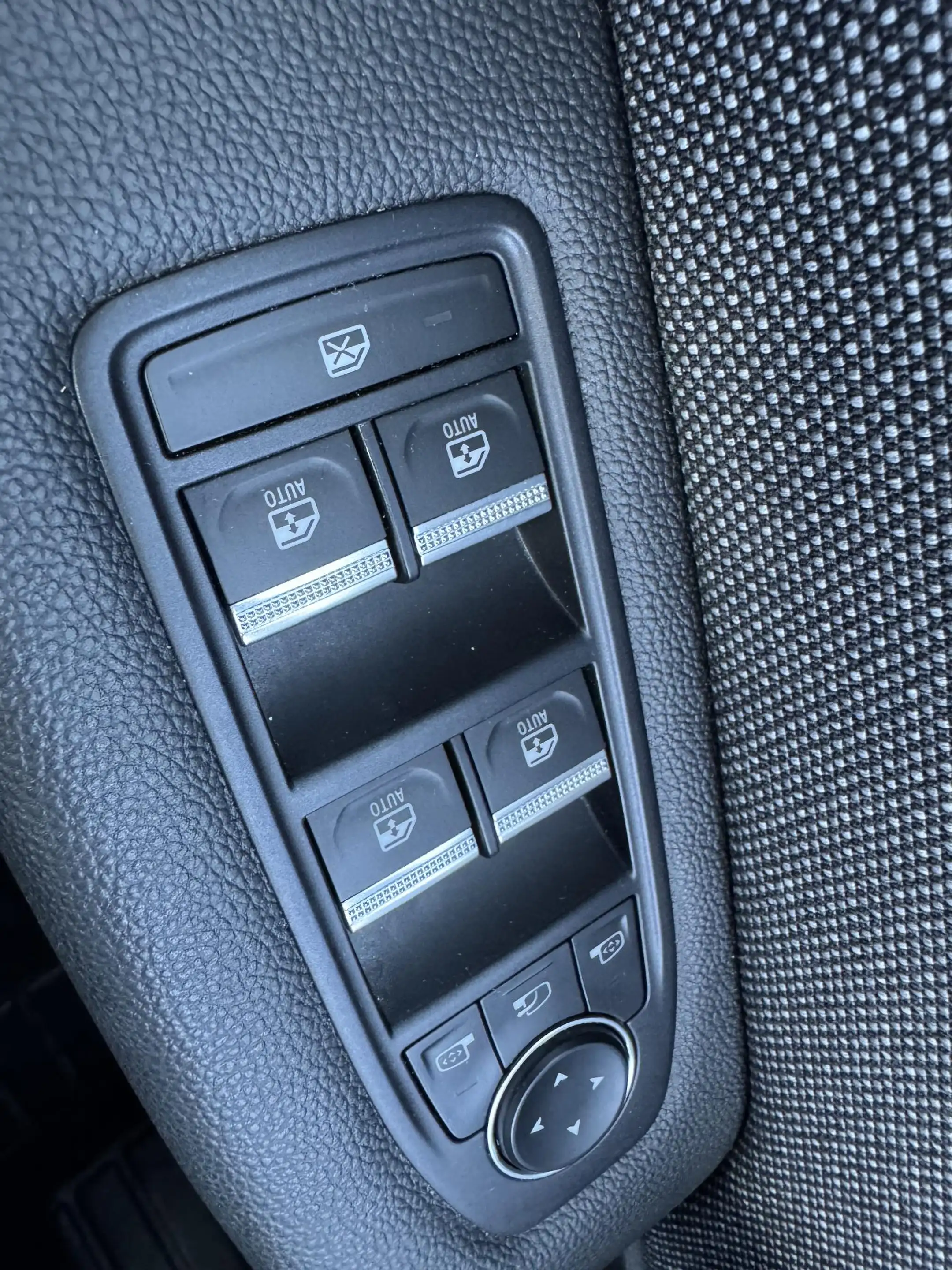 Renault Captur 1.8 E-Tech full hybrid 160 techno — photo 15