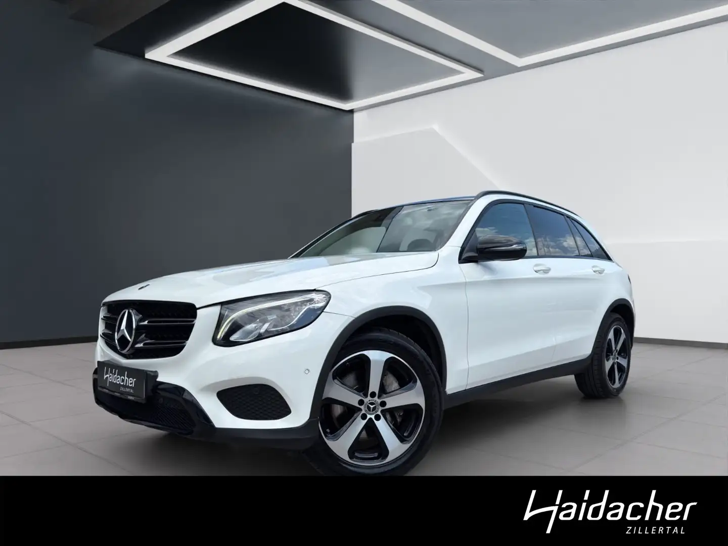 Mercedes-Benz GLC 220 d 4MATIC PTS Shz eHeck Pano AMG AHK  RKam Weiß - 1