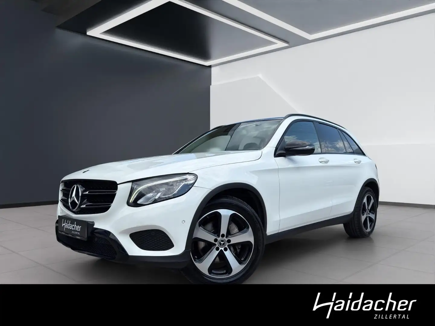 Mercedes-Benz GLC 220 d 4MATIC PTS Shz eHeck Pano AMG AHK RKam Weiß - 1
