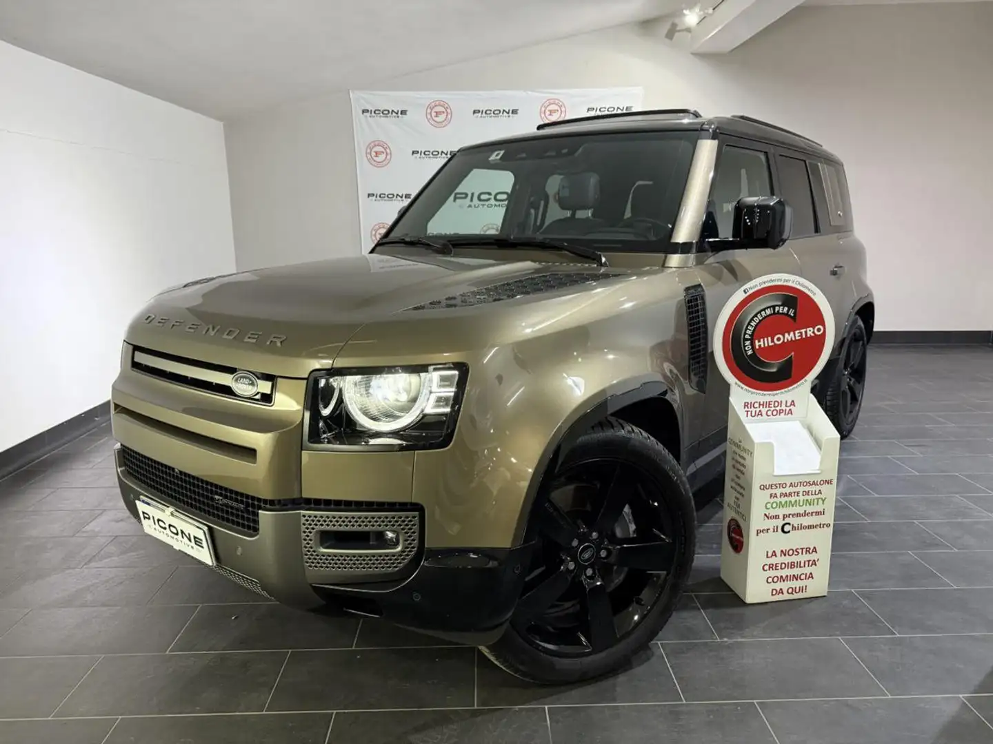 Land Rover Defender 110 3.0D I6 300 CV AWD Auto X-Dynamic HSE Beige - 1