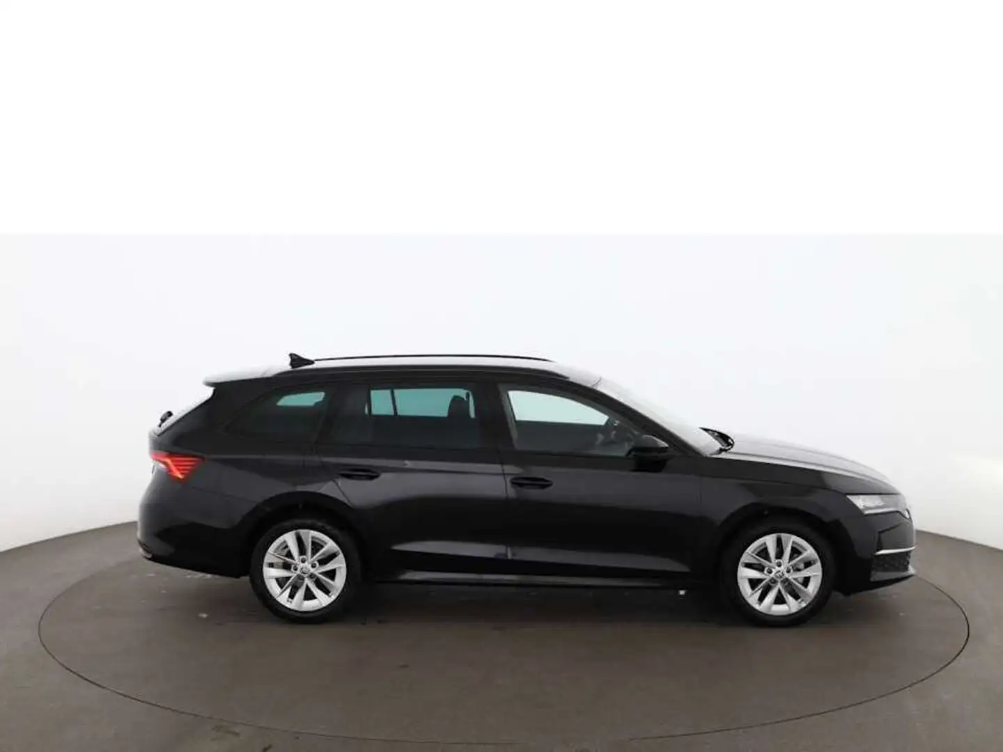 Skoda Octavia Combi 1.5 TSI Selection Aut LED RADAR NAV Black - 2
