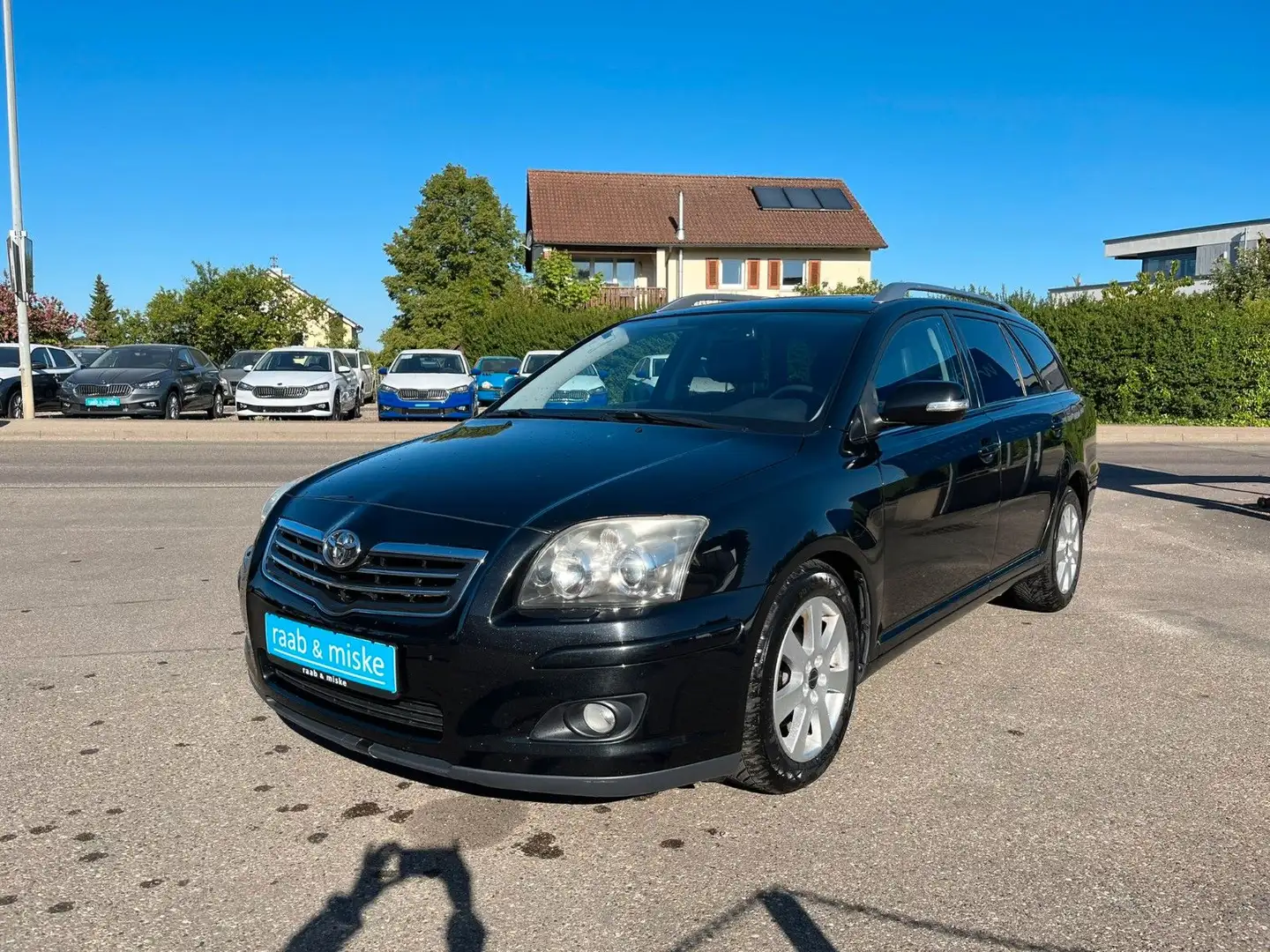 Toyota Avensis Kombi 2.4 Executive Schwarz - 2