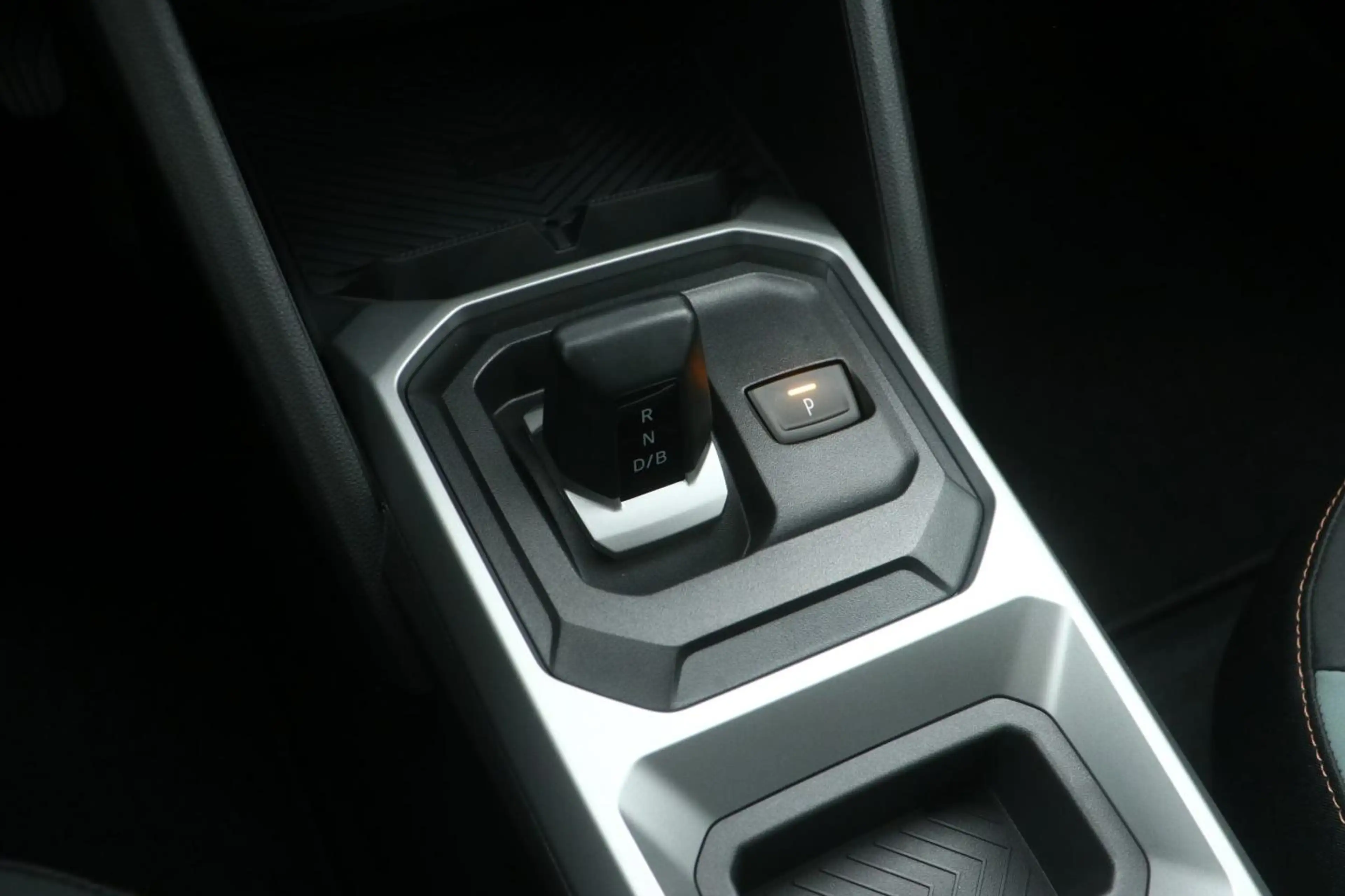 Dacia Duster 1.6 Hybrid 140 Extreme — photo 13