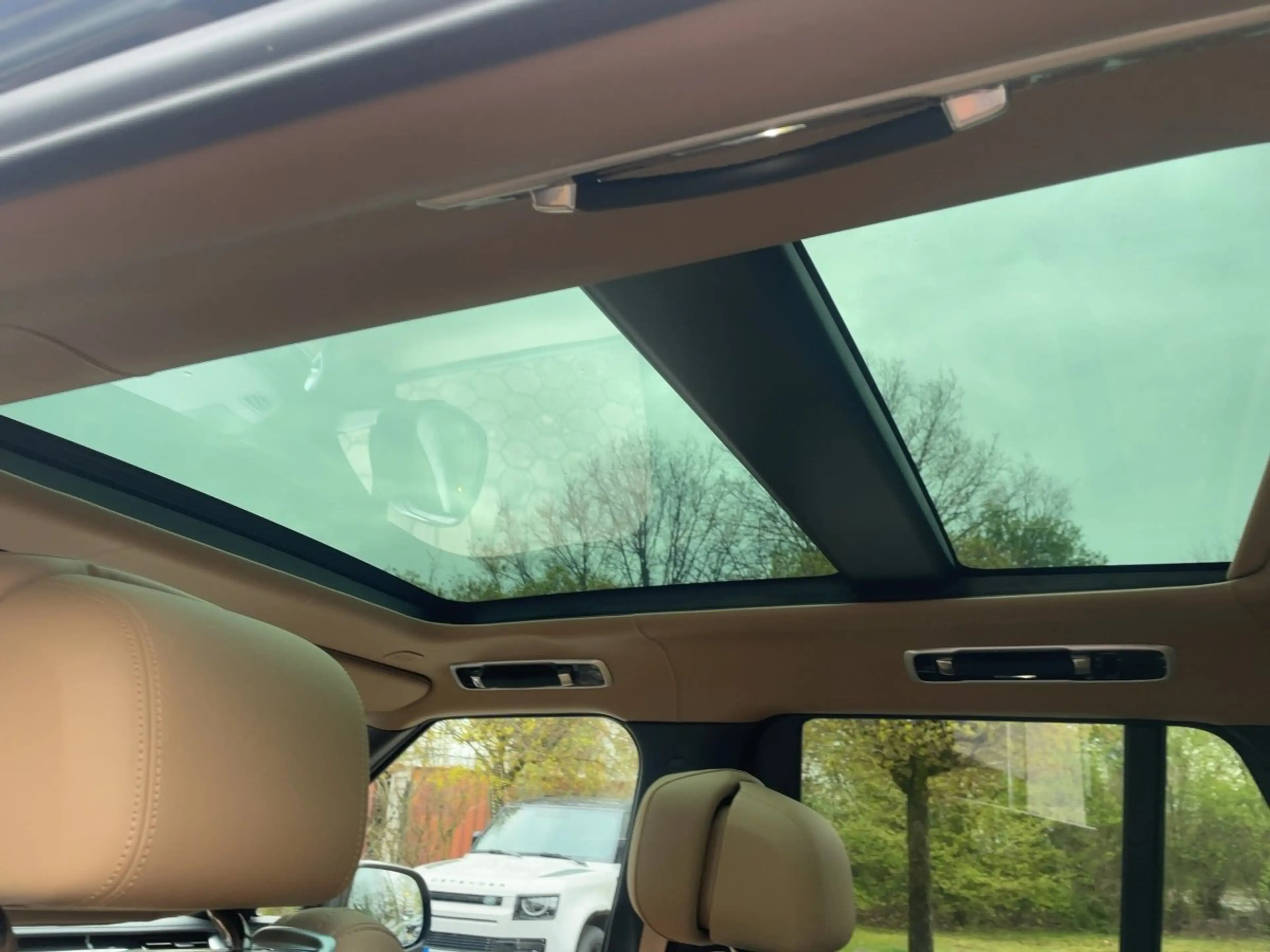 Land Rover Range Rover SWB  P550e Autobio Plug-in Hybrid — photo 15