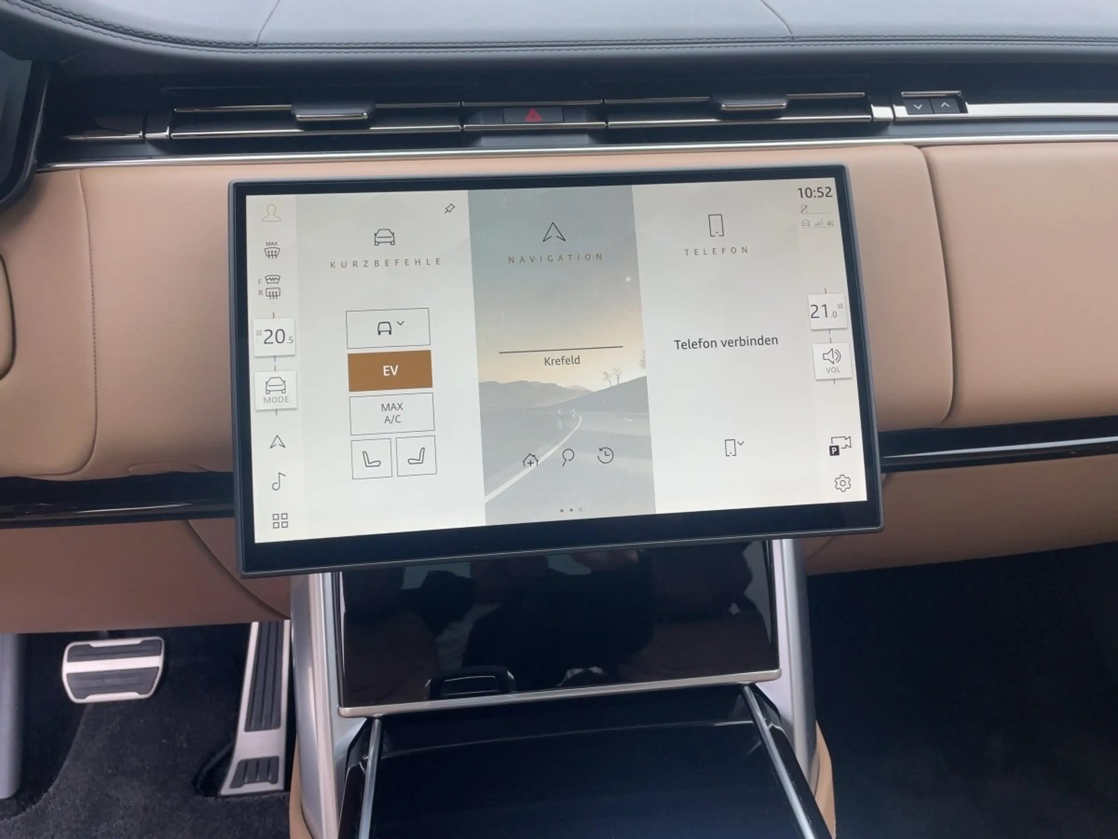Land Rover Range Rover SWB  P550e Autobio Plug-in Hybrid — photo 13