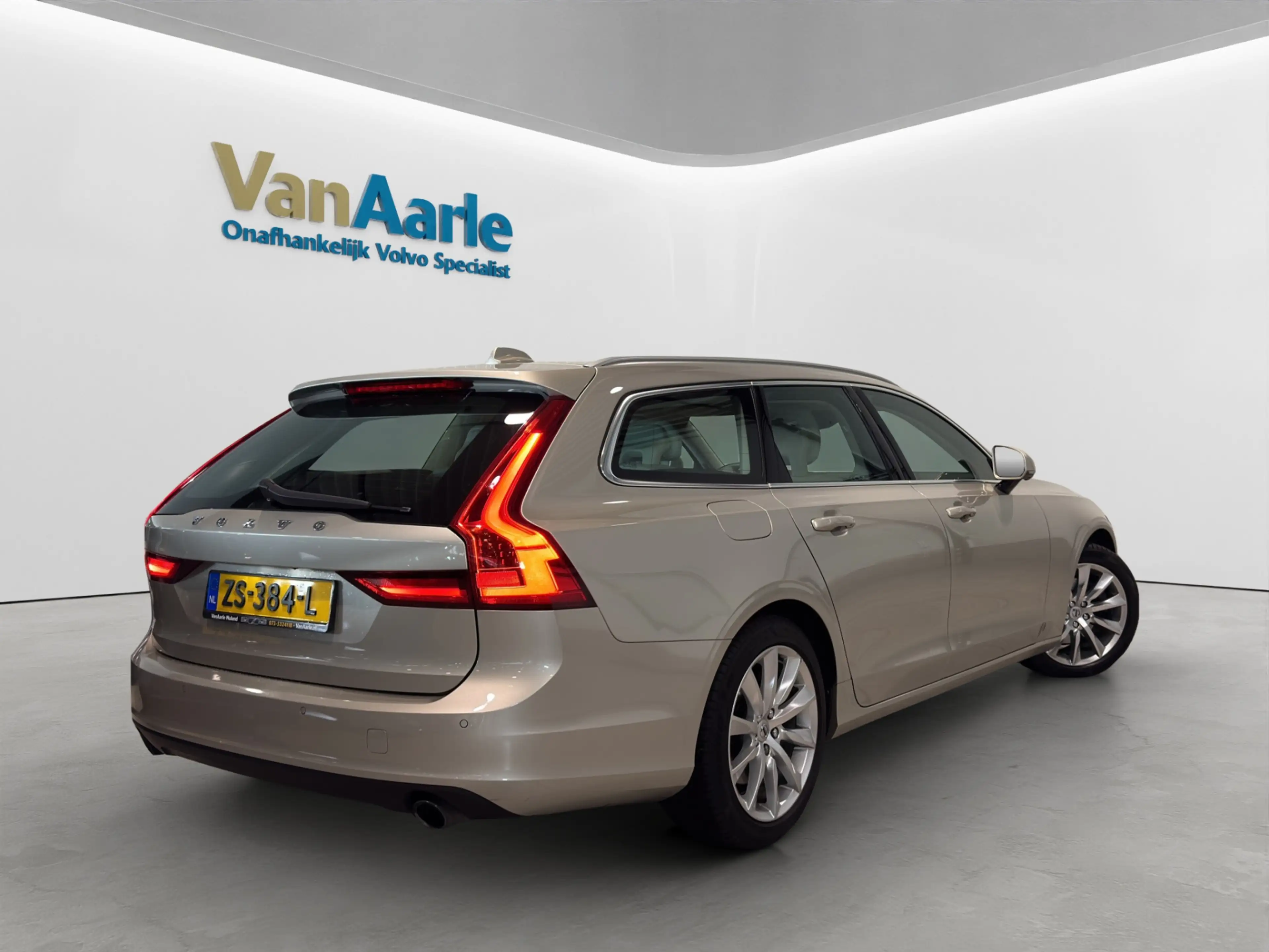 Volvo V90 T5 Aut. Momentum ACC Trekhaak Leder Stoelverwarmin — photo 8