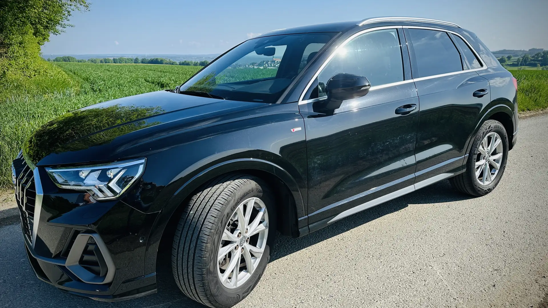 Audi Q3 40 TFSI quattro S line Matrix/AHK Schwarz - 1