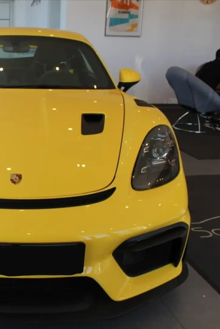 Porsche 718 Cayman GT4 RS PDK Amarillo - 1