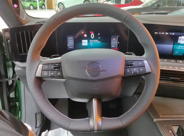 Opel Astra view 15