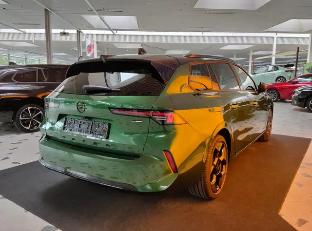Opel Astra view 8