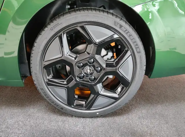 Opel Astra view 5