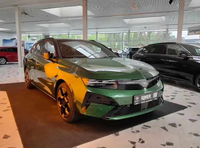 Opel Astra view 3
