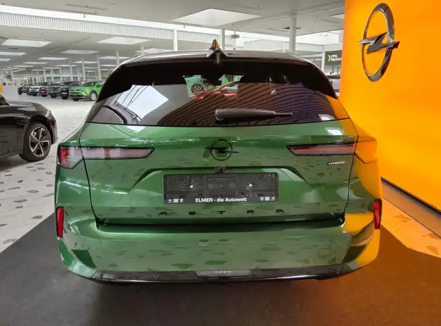 Opel Astra view 7