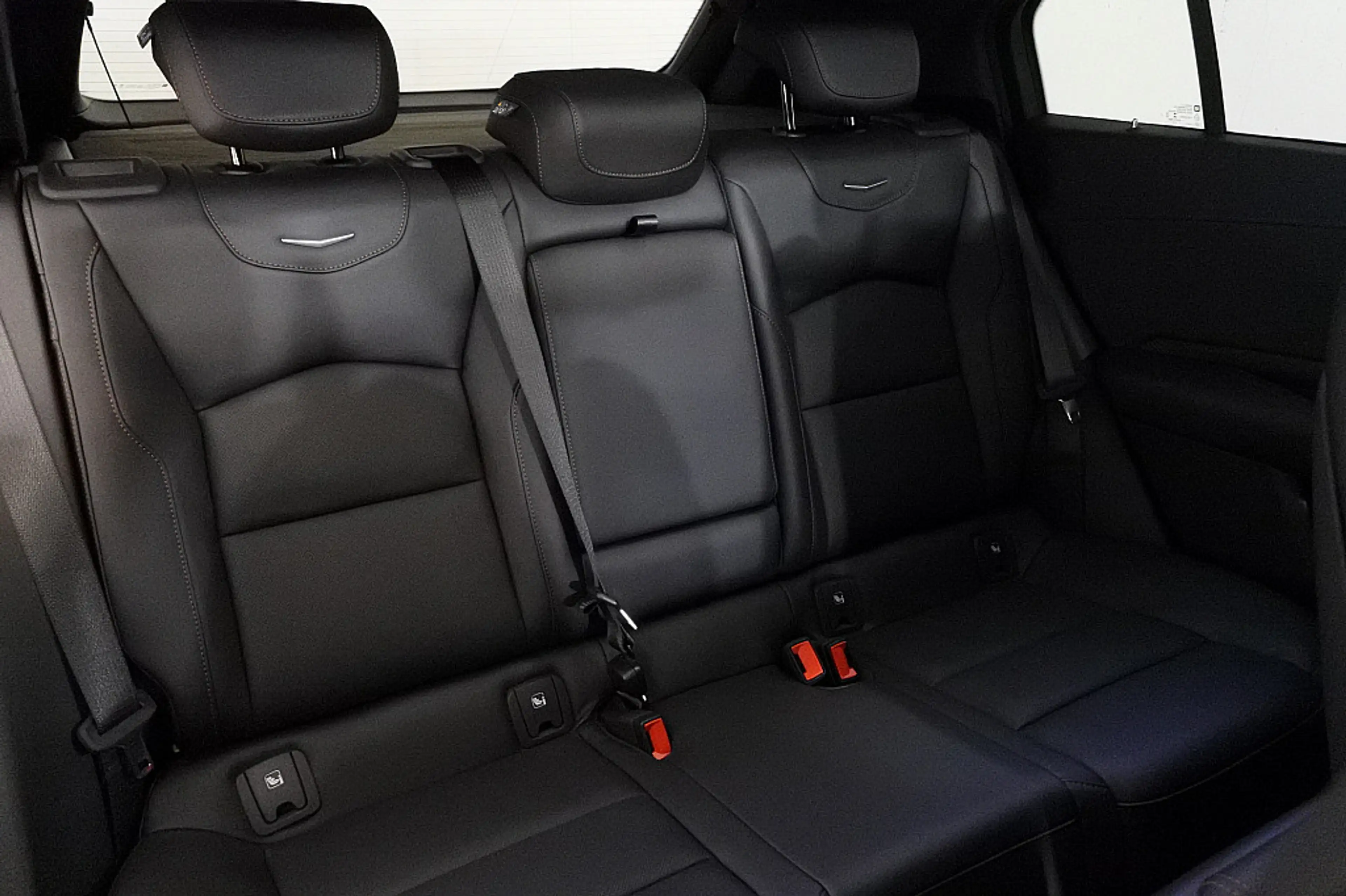 Cadillac XT4 Sport AWD — photo 13