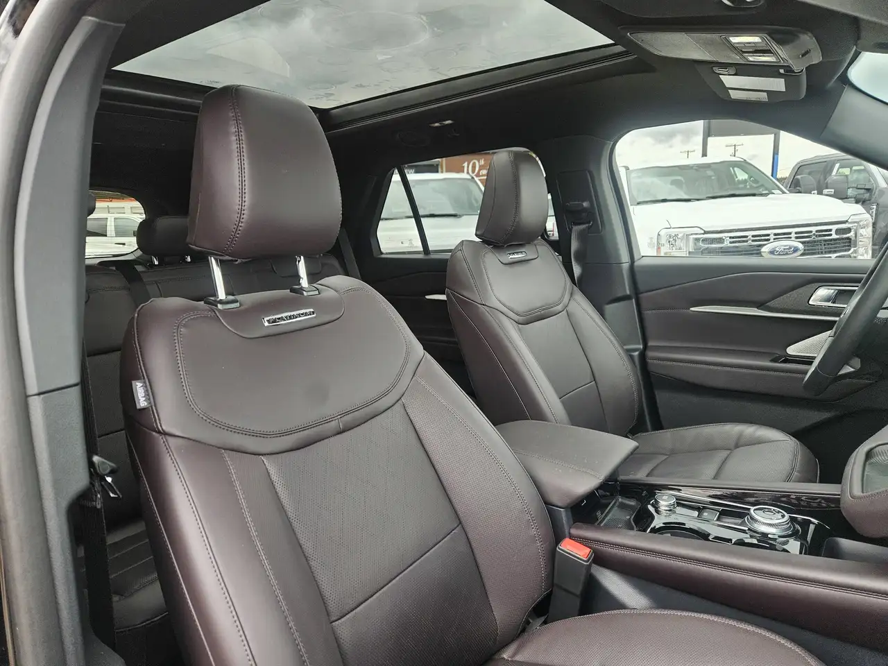 Ford Explorer снимка Ford Explorer