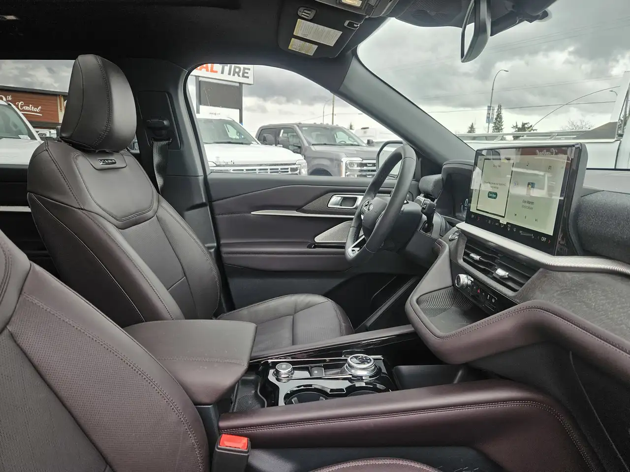 Ford Explorer снимка Ford Explorer