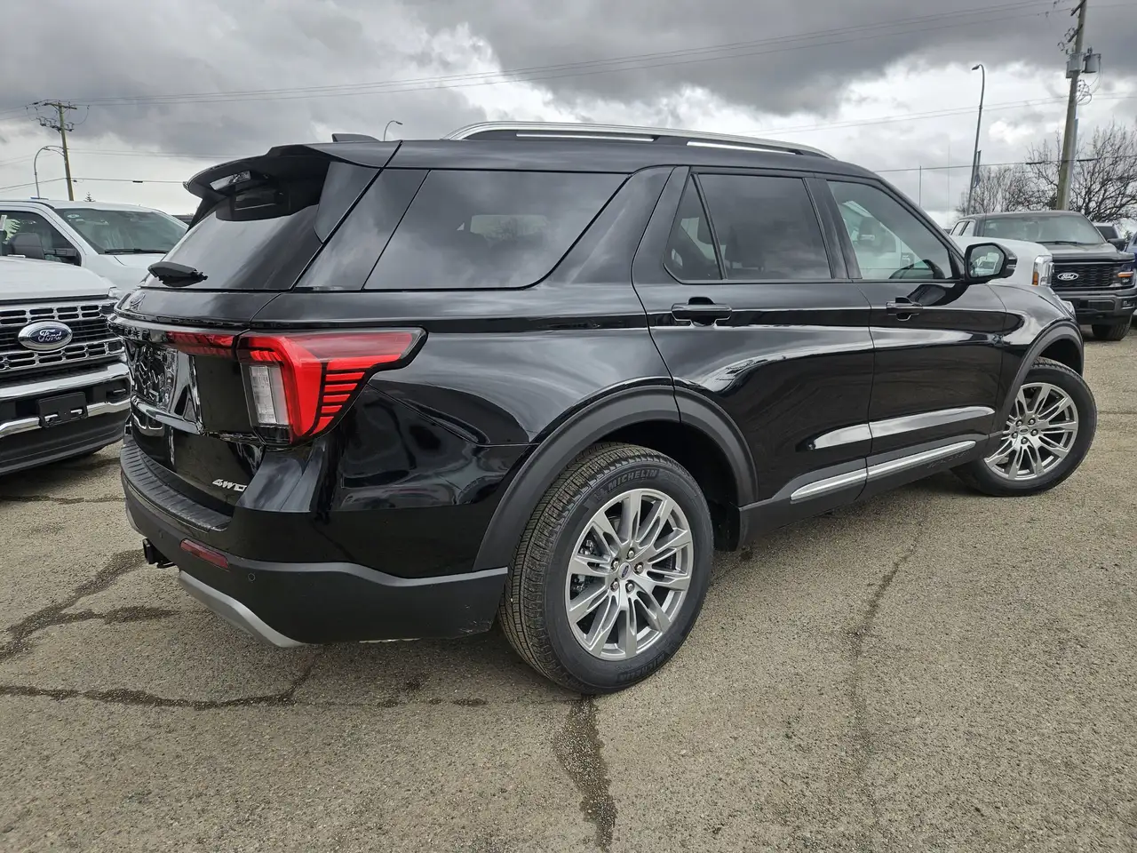 Ford Explorer снимка Ford Explorer
