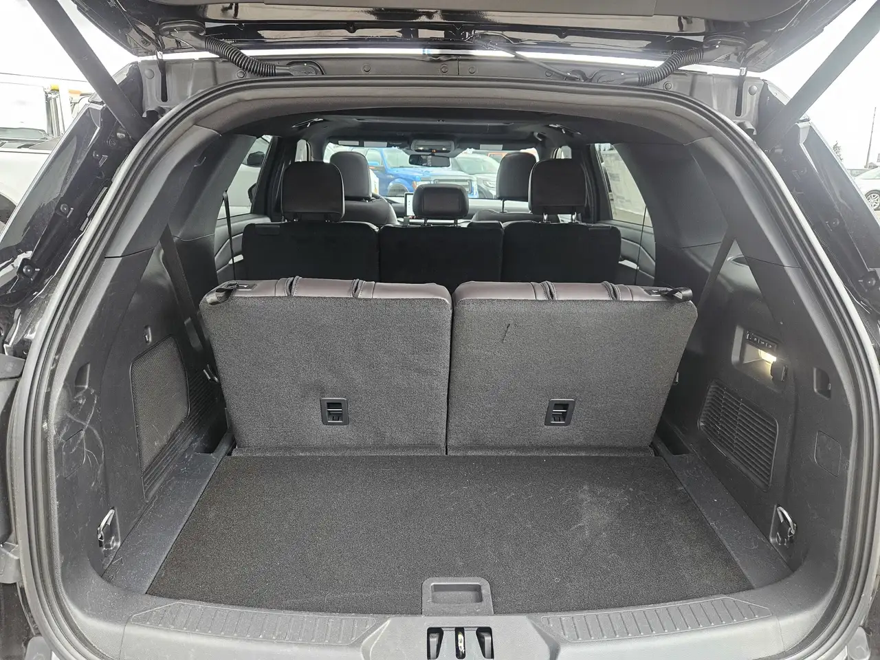 Ford Explorer снимка Ford Explorer