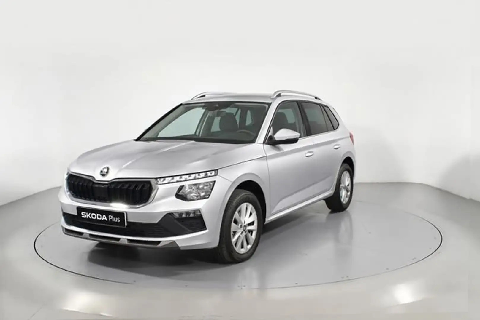 Skoda Kamiq 1.0 TSI Selection 85kW Plateado - 1