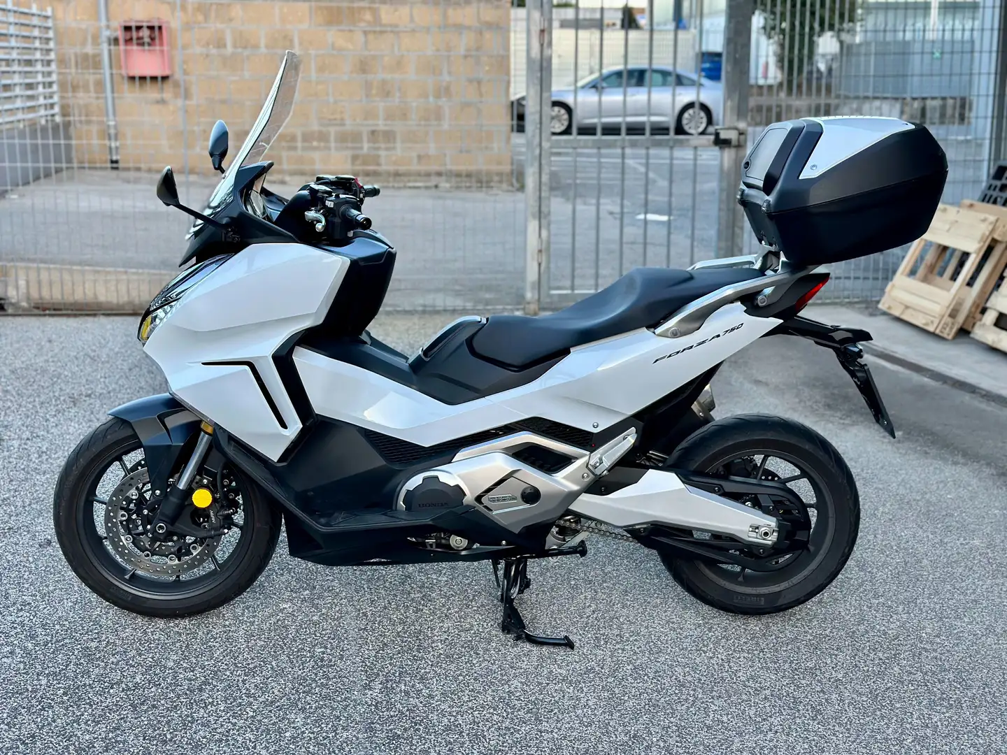 Honda Forza 750 Fehér - 2