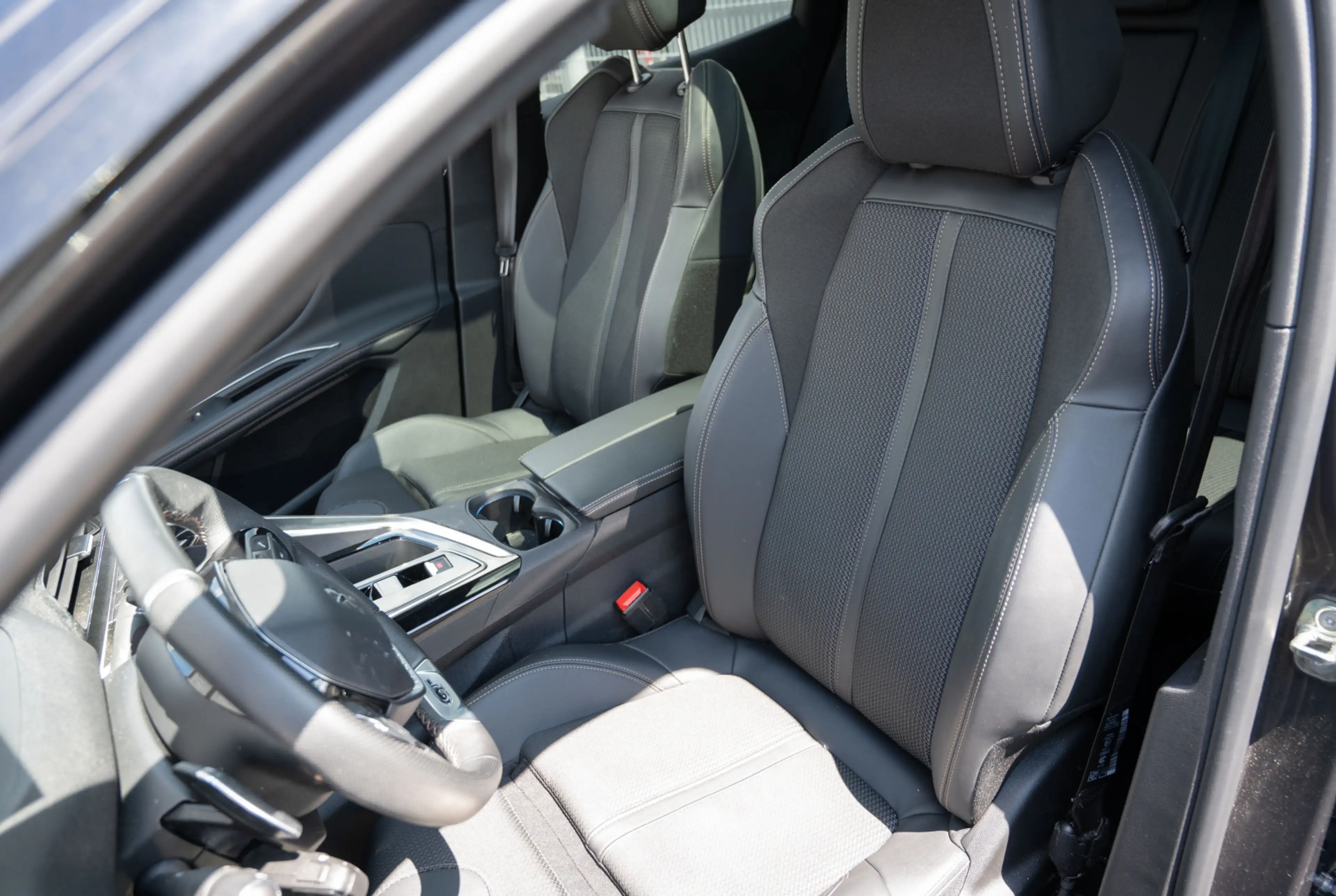 Peugeot 3008 GT 1.2 Hybrid 136 e-DSC6 *GW-TOP-DEAL* — photo 8