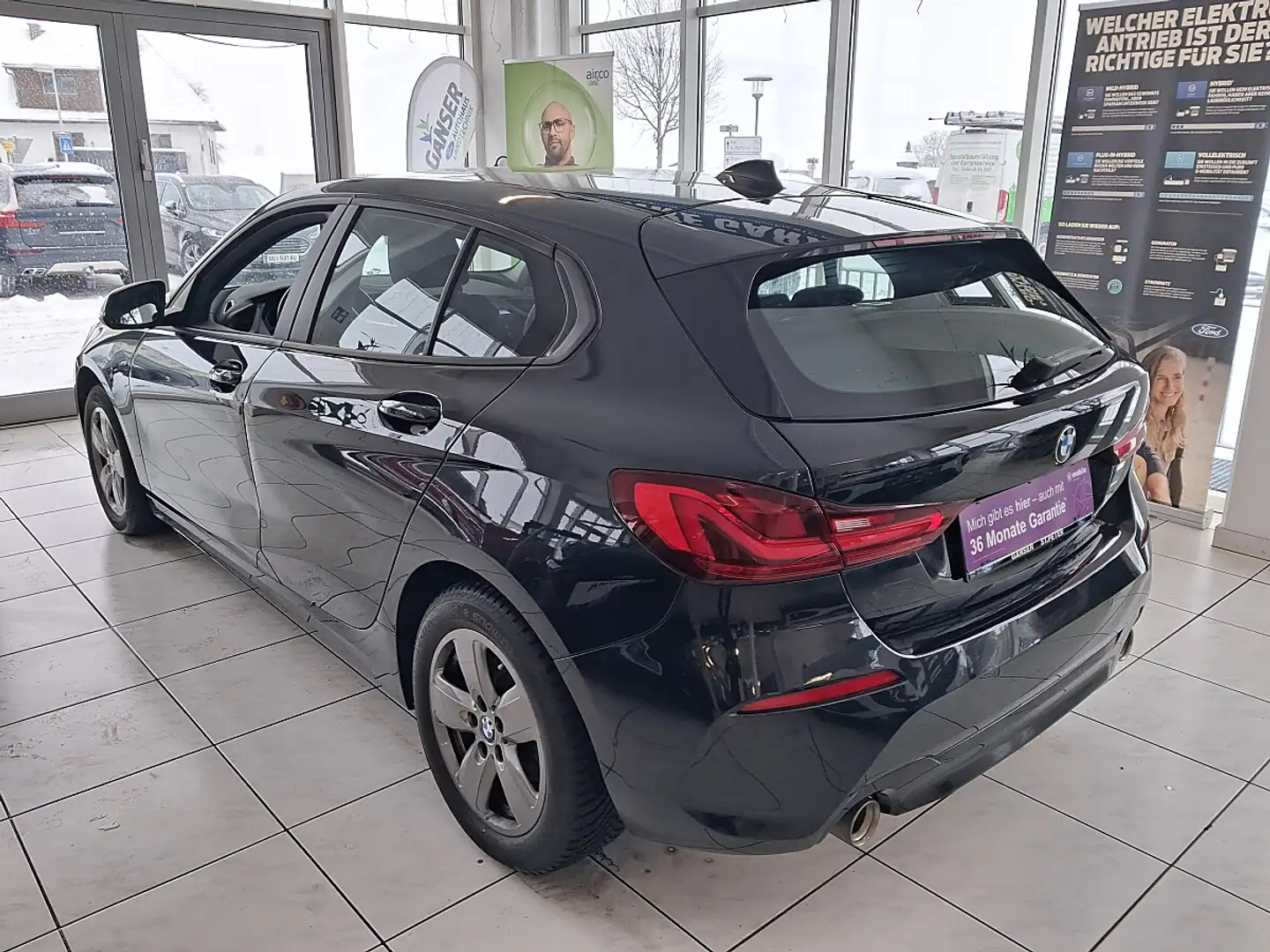 BMW 118 d Schwarz - 2