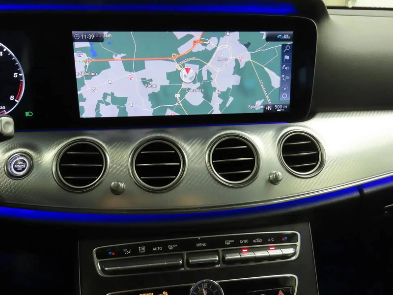 Mercedes-Benz E 200 d Berline Avantgarde *LED-NAVI-CUIR/TISSU SPORT* — photo 9