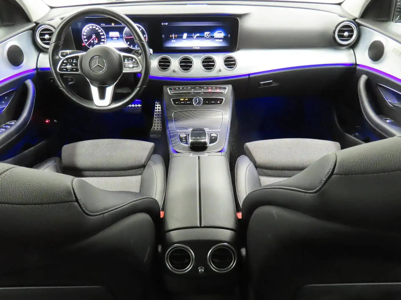Mercedes-Benz E 200 d Berline Avantgarde *LED-NAVI-CUIR/TISSU SPORT* — photo 5