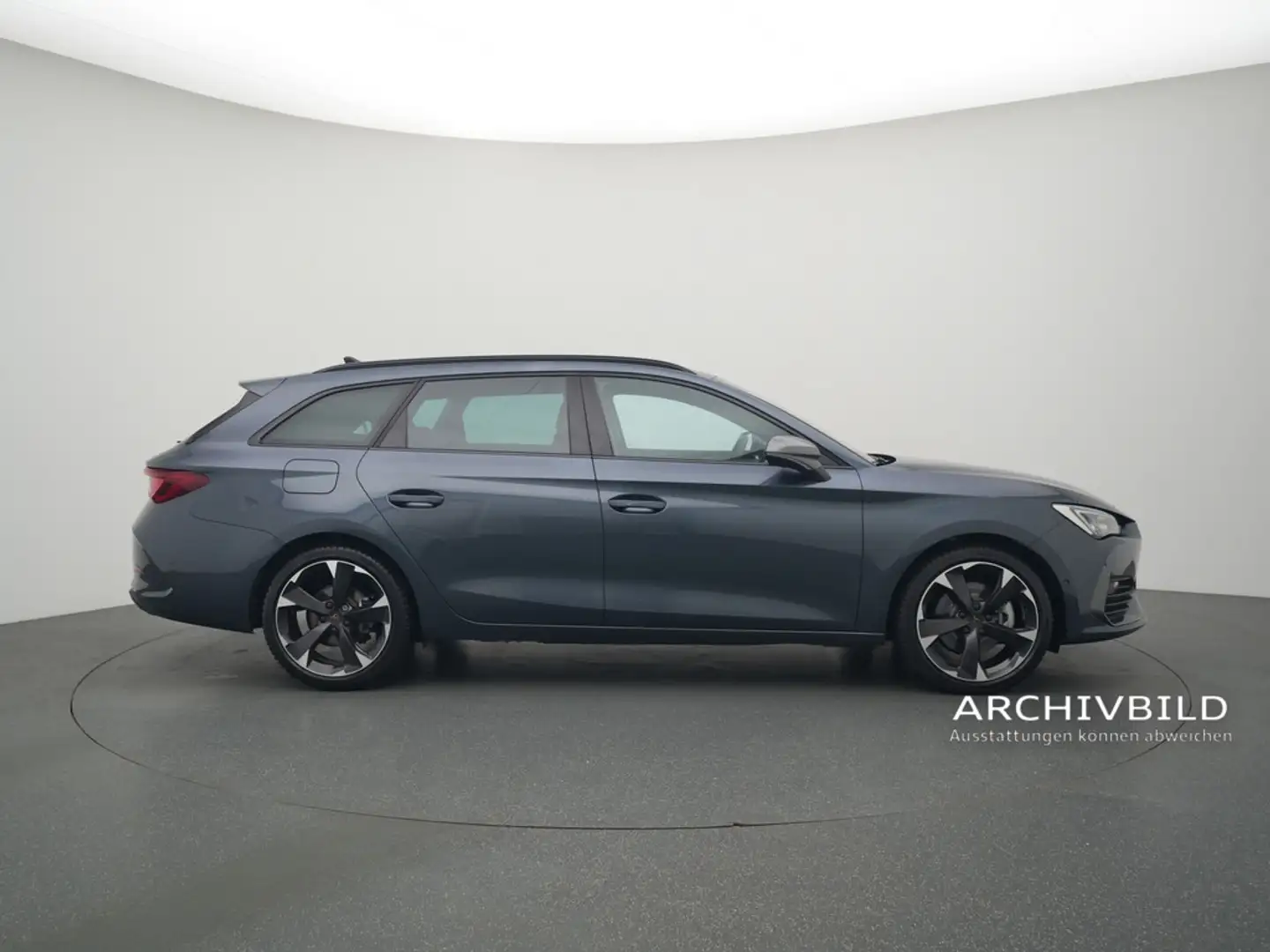 CUPRA Leon ST DSG LED VIRT KAM KEYLESS PDC PORT NAVI Schwarz - 2