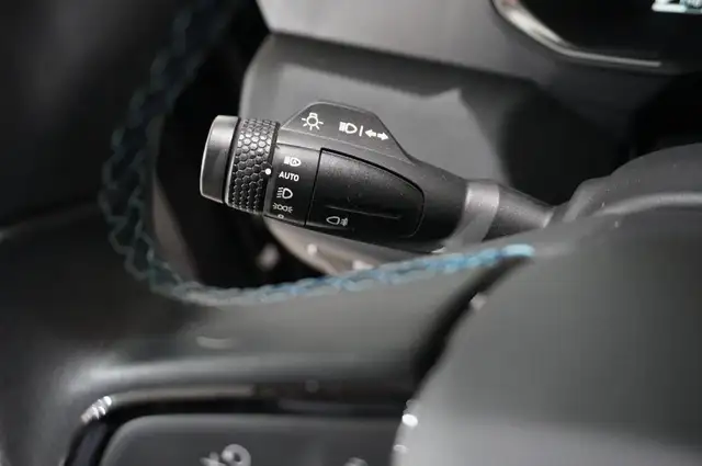 Lynk & Co 01 view 25