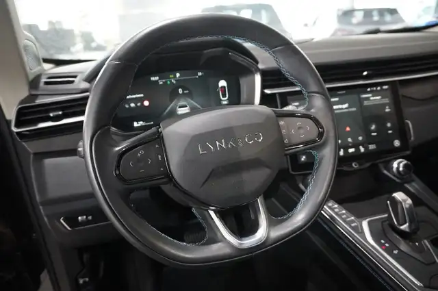 Lynk & Co 01 view 21