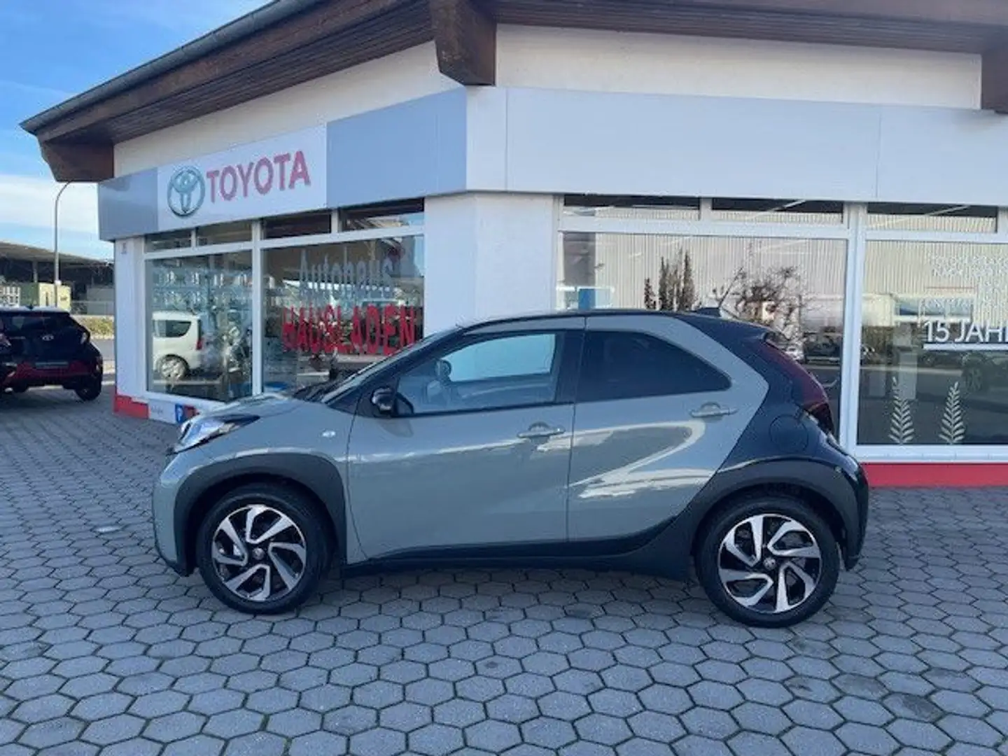 Toyota Aygo X Teamplayer Grün - 2