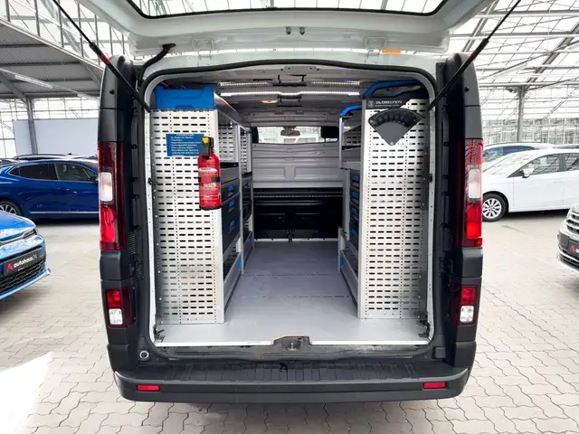 Renault Trafic view 6