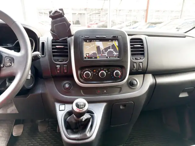 Renault Trafic view 11
