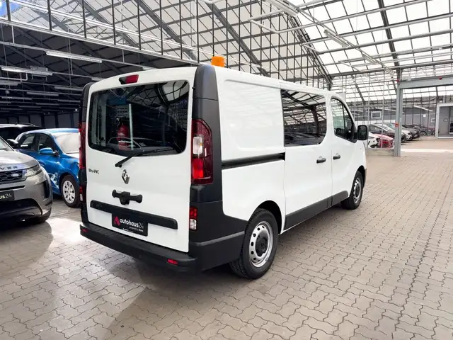 Renault Trafic view 5