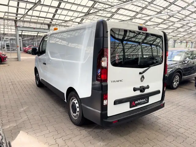 Renault Trafic view 4