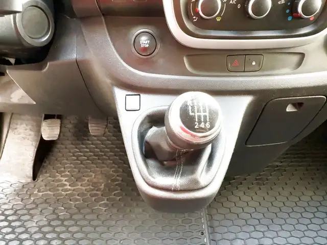 Renault Trafic view 13