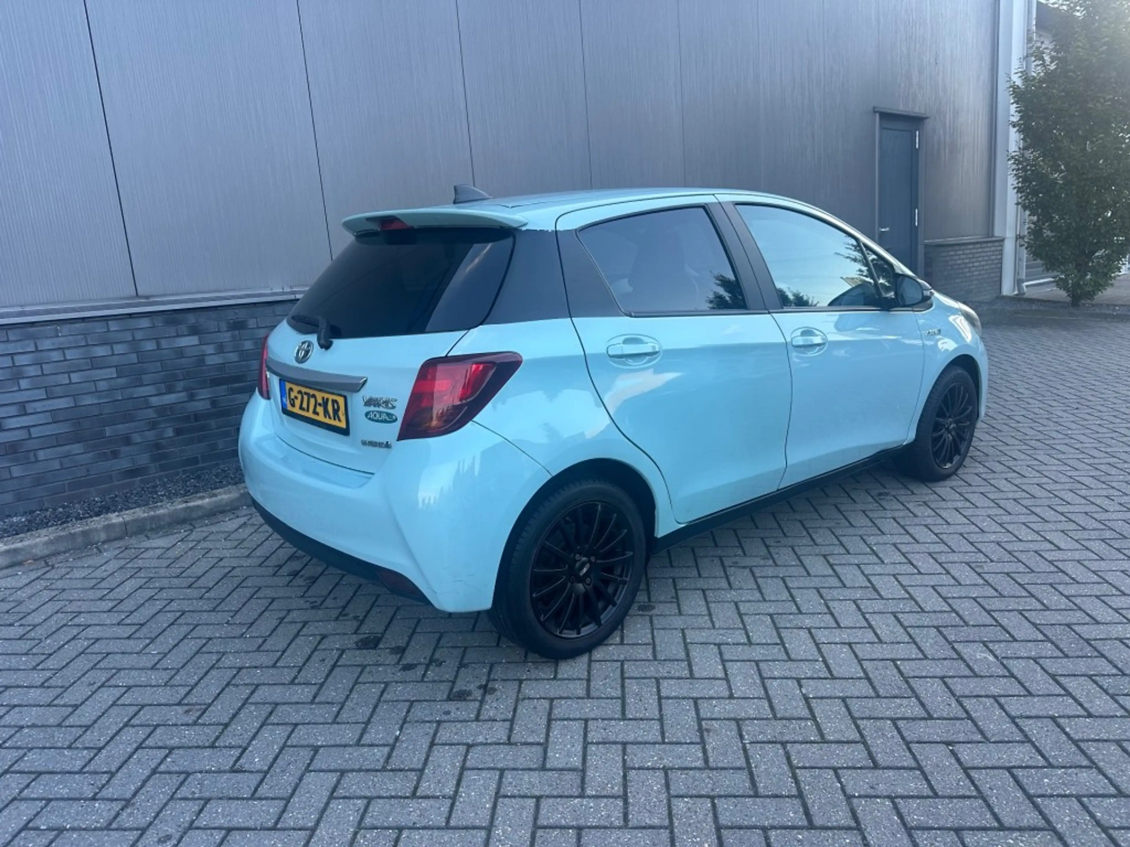 Toyota Yaris 1.5 HYBRID DYNAMIC — photo 2