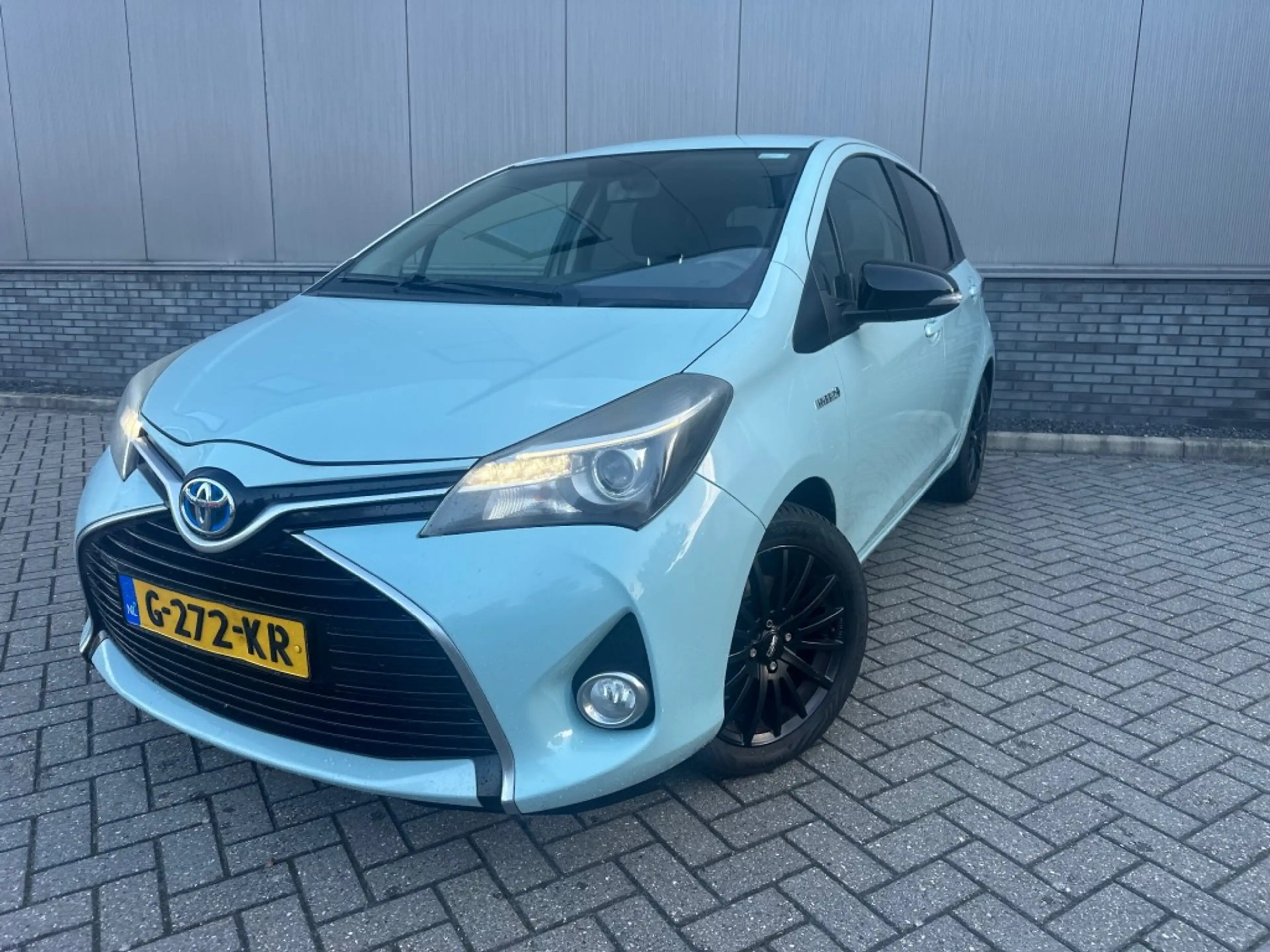 Toyota Yaris 1.5 HYBRID DYNAMIC