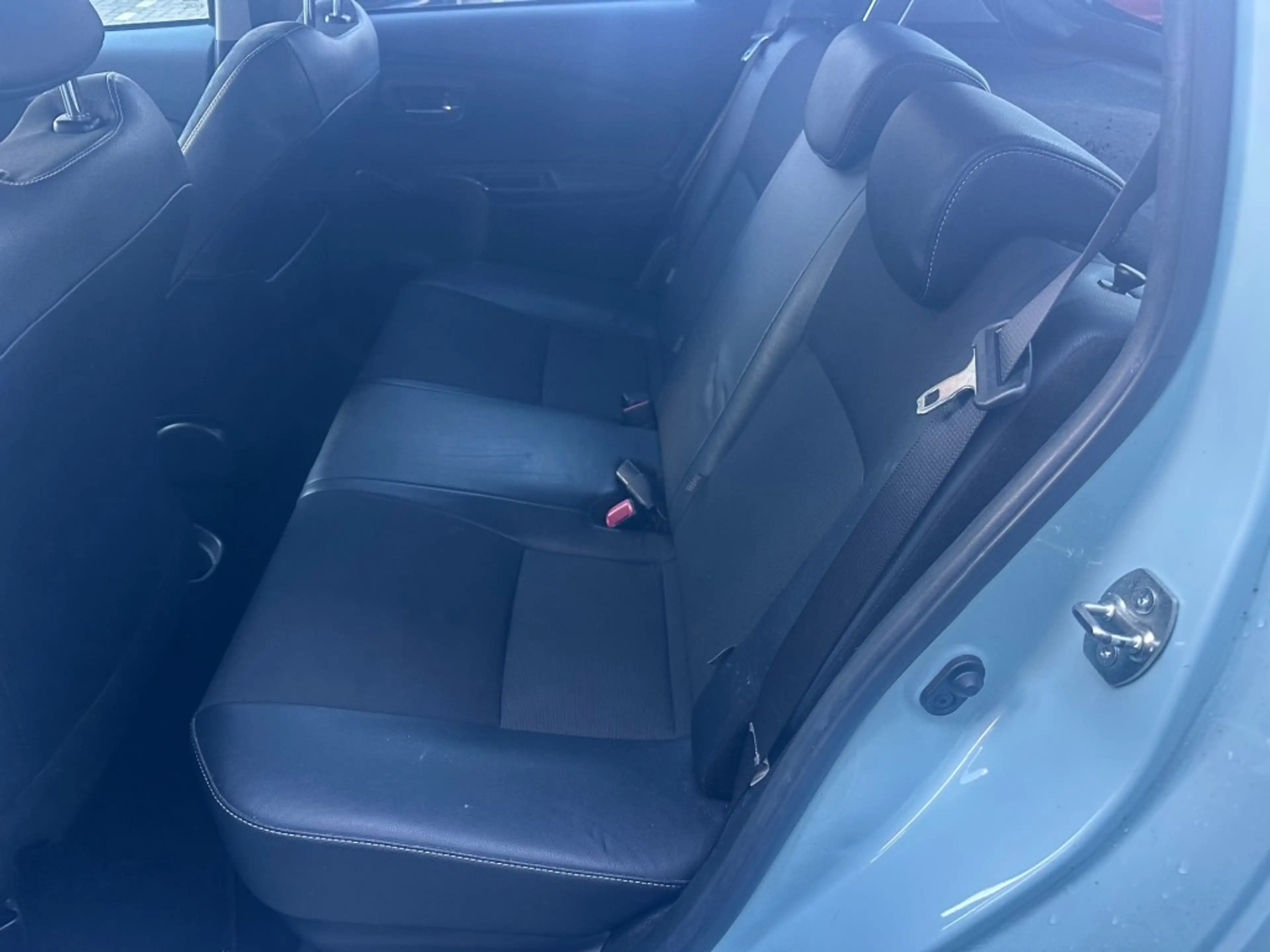 Toyota Yaris 1.5 HYBRID DYNAMIC — photo 9
