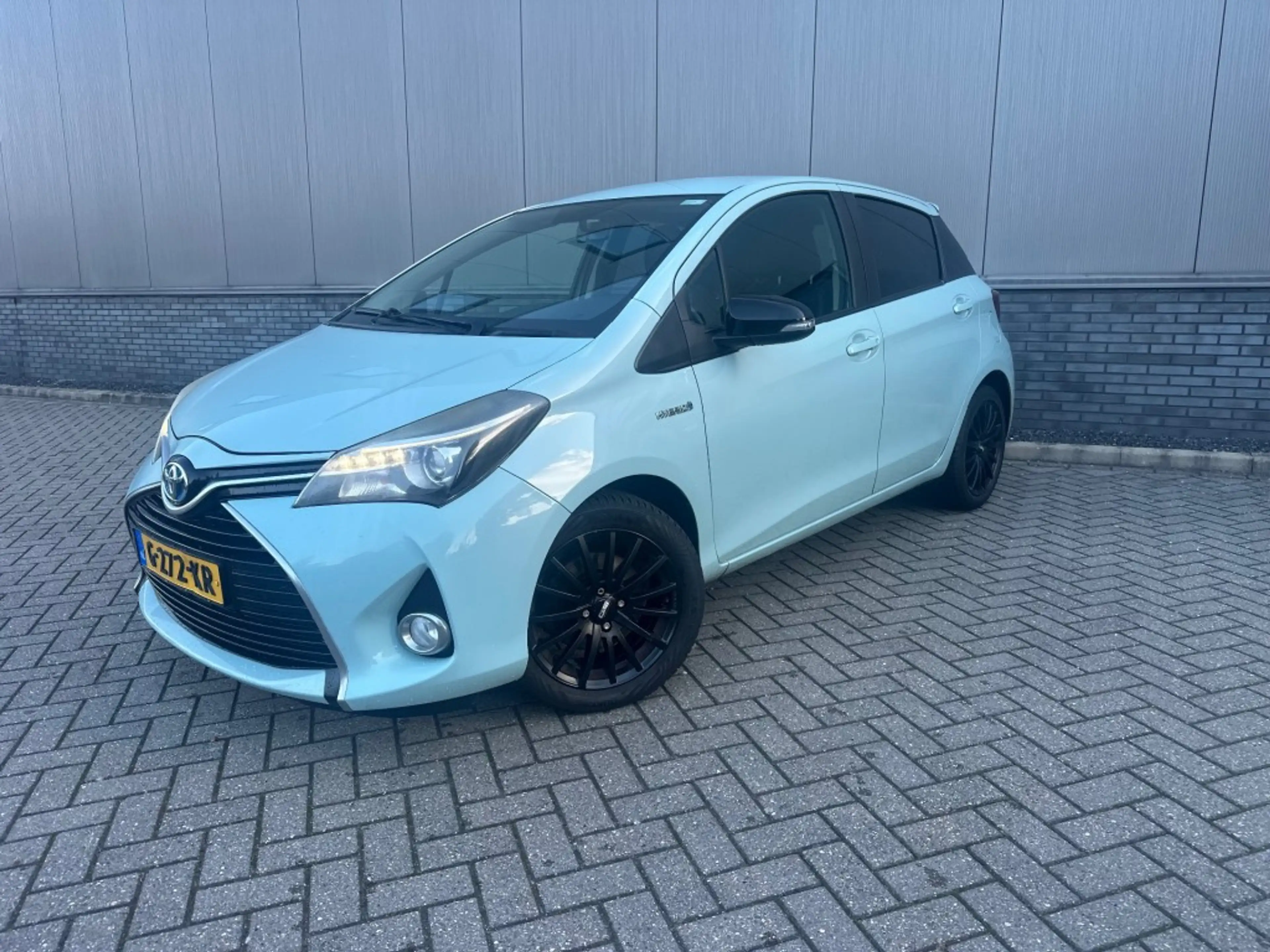 Toyota Yaris 1.5 HYBRID DYNAMIC — photo 4