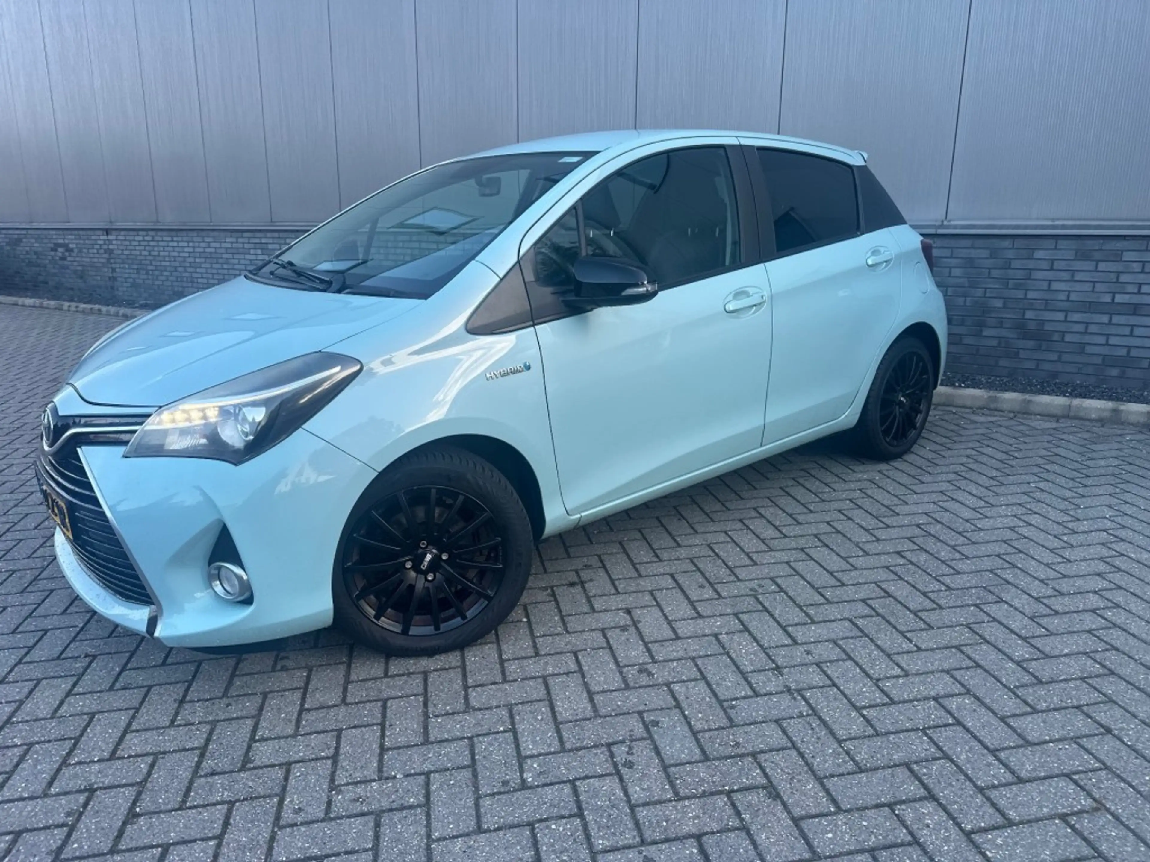 Toyota Yaris 1.5 HYBRID DYNAMIC — photo 6