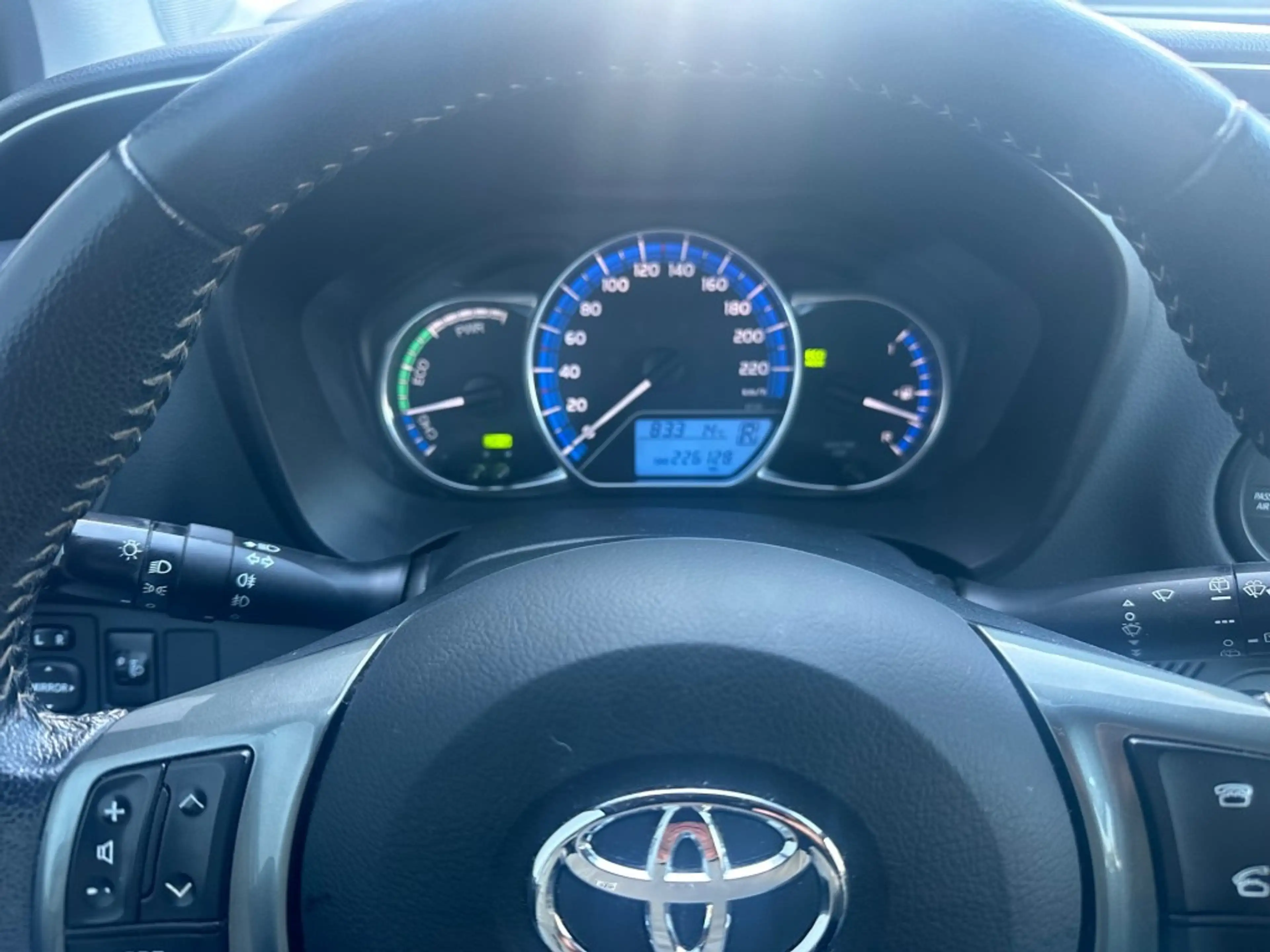 Toyota Yaris 1.5 HYBRID DYNAMIC — photo 16