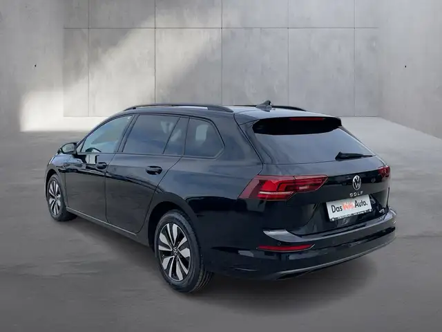 Volkswagen Golf view 3
