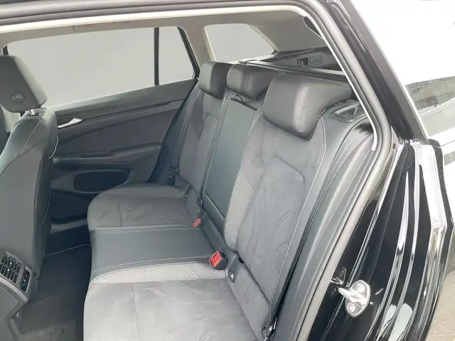 Volkswagen Golf view 12