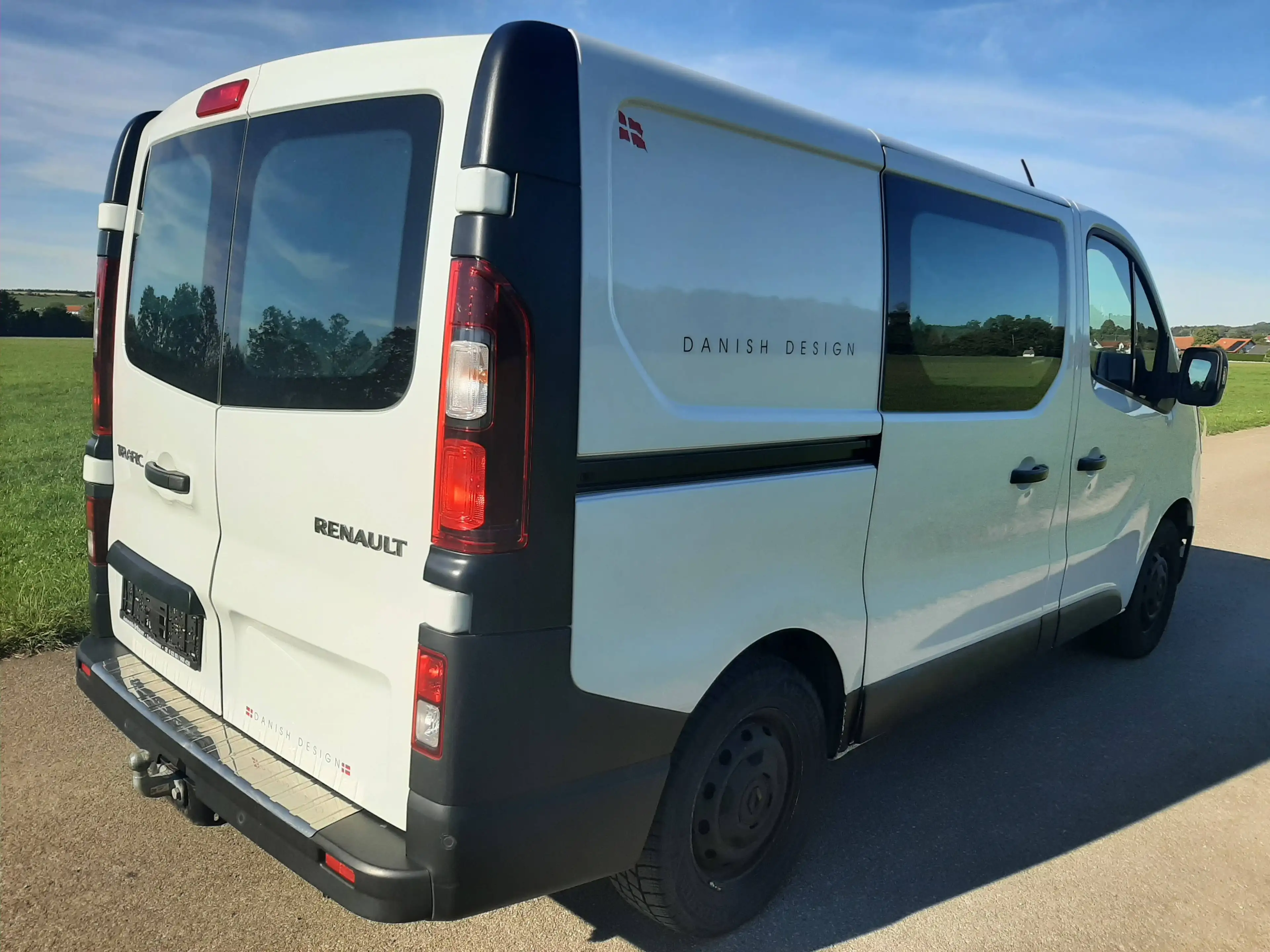 Renault Trafic L1H1 2,8t Komfort Klima Tempomat AHK Fenster LED PDC Netto 12185